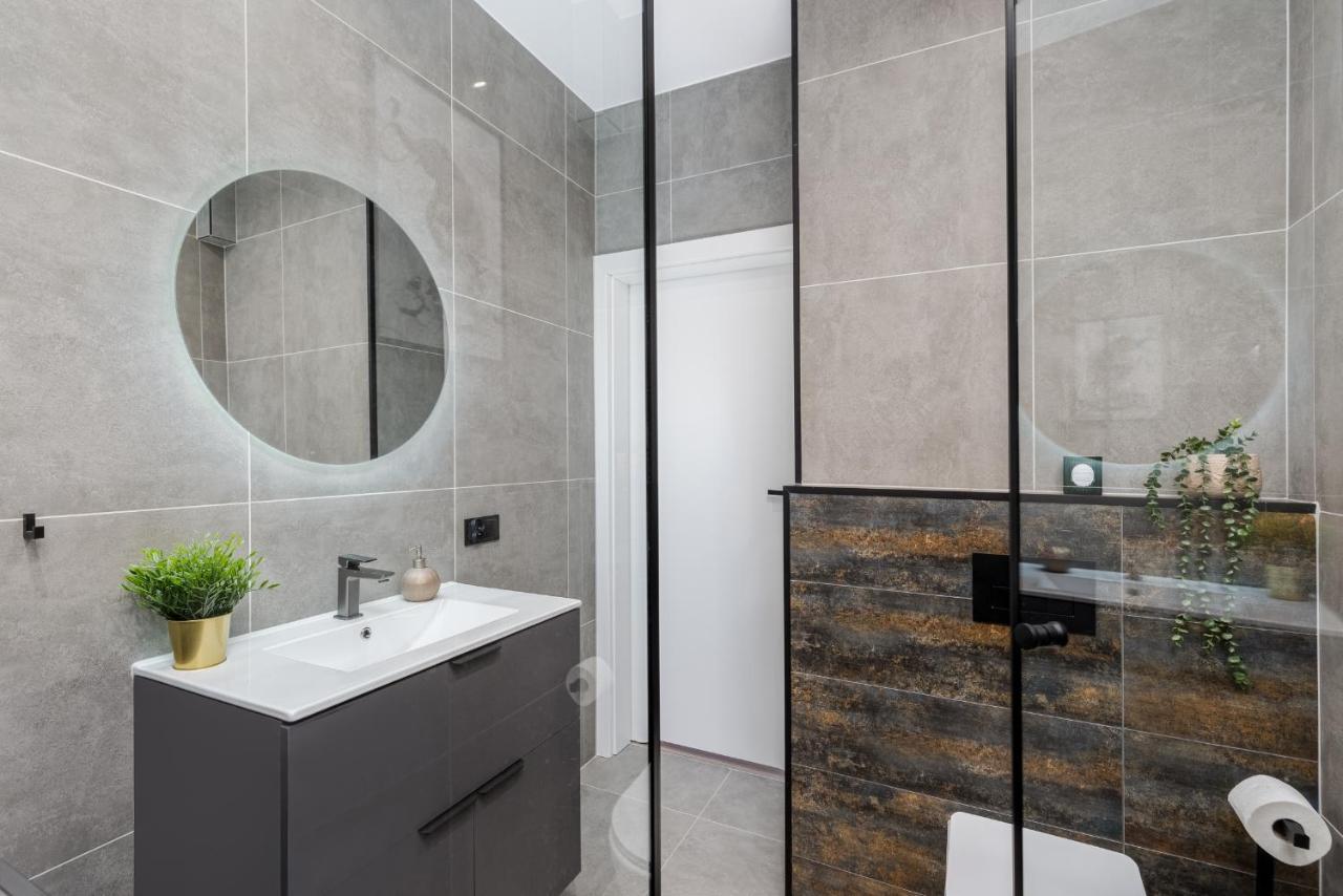 Basztowa Apartments By Vsi Krakow Ngoại thất bức ảnh