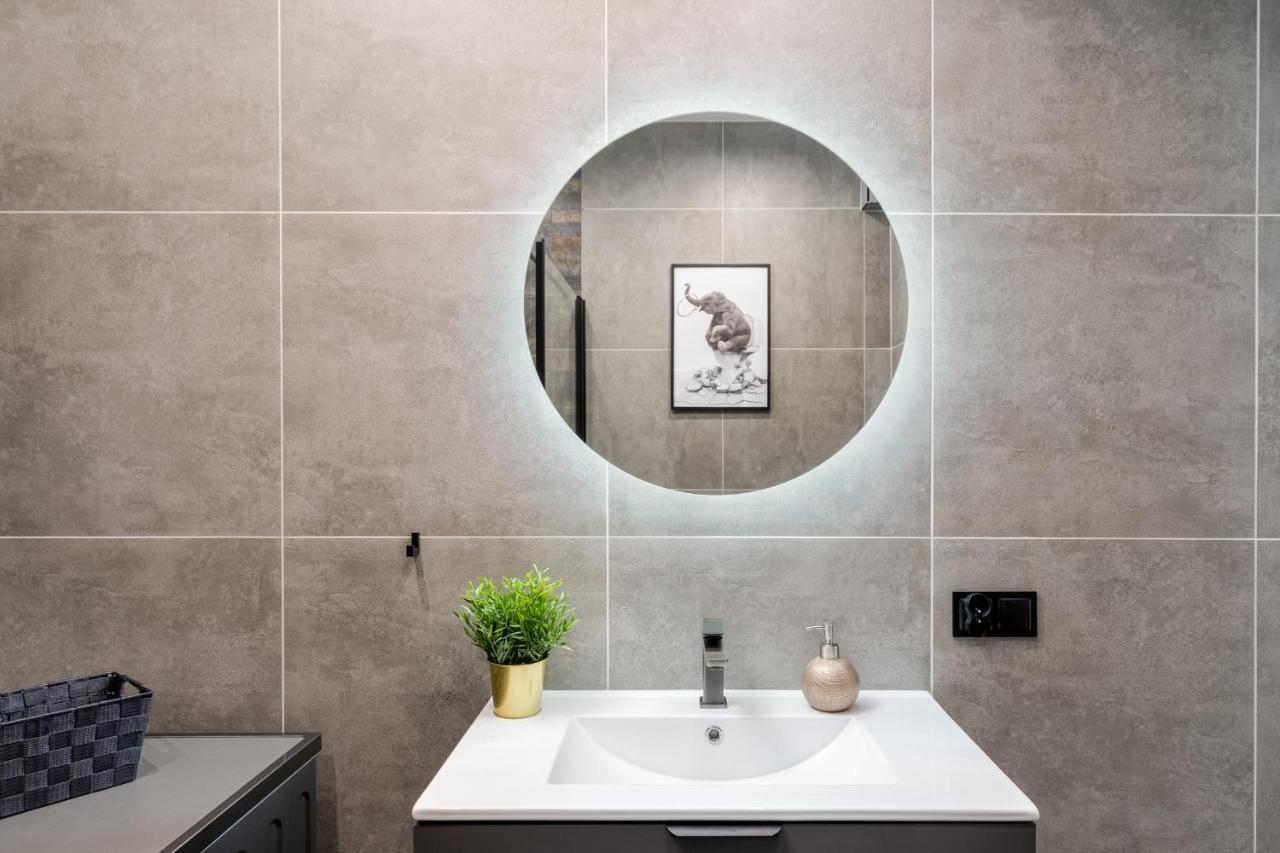 Basztowa Apartments By Vsi Krakow Ngoại thất bức ảnh