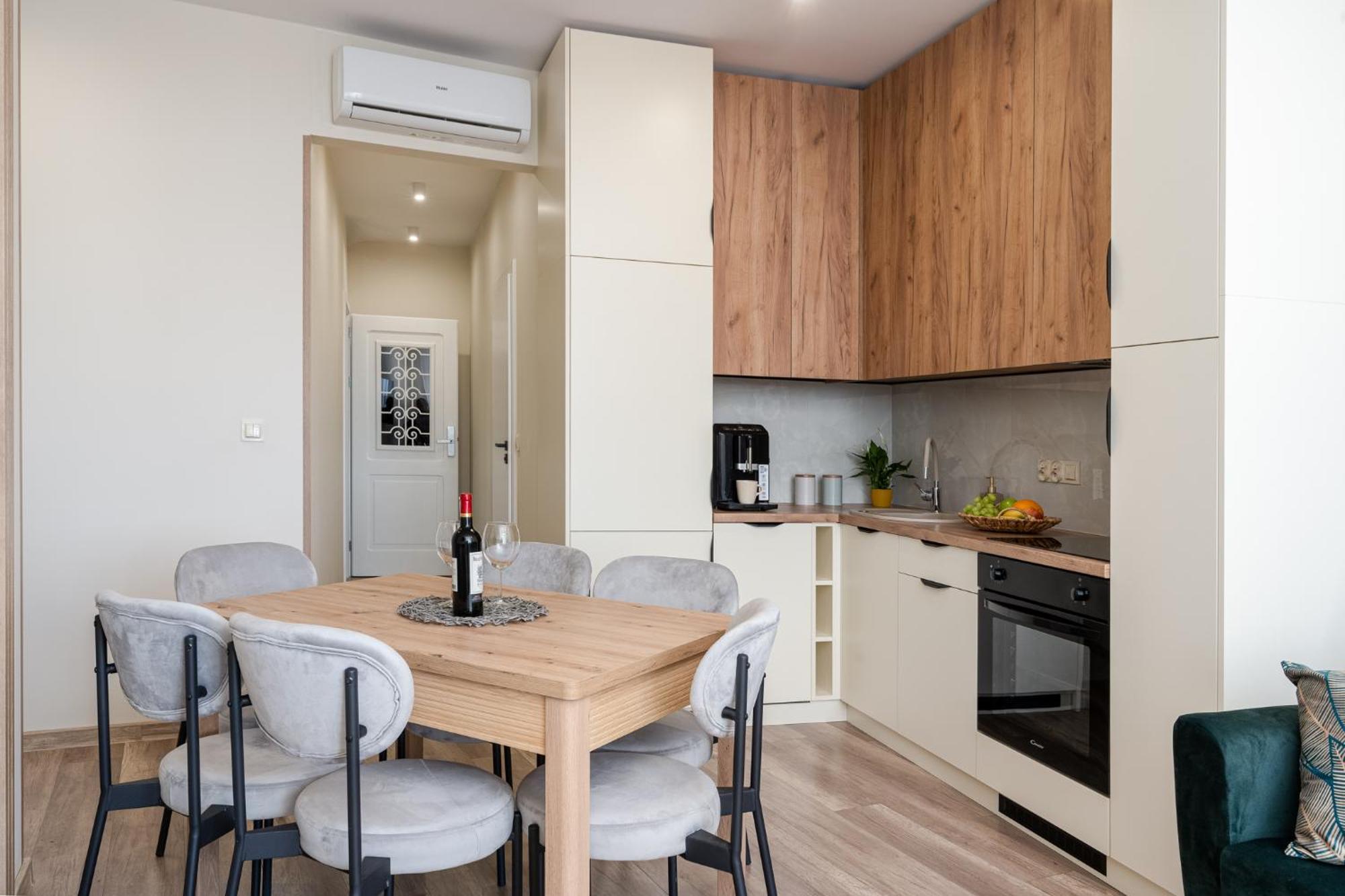 Basztowa Apartments By Vsi Krakow Ngoại thất bức ảnh